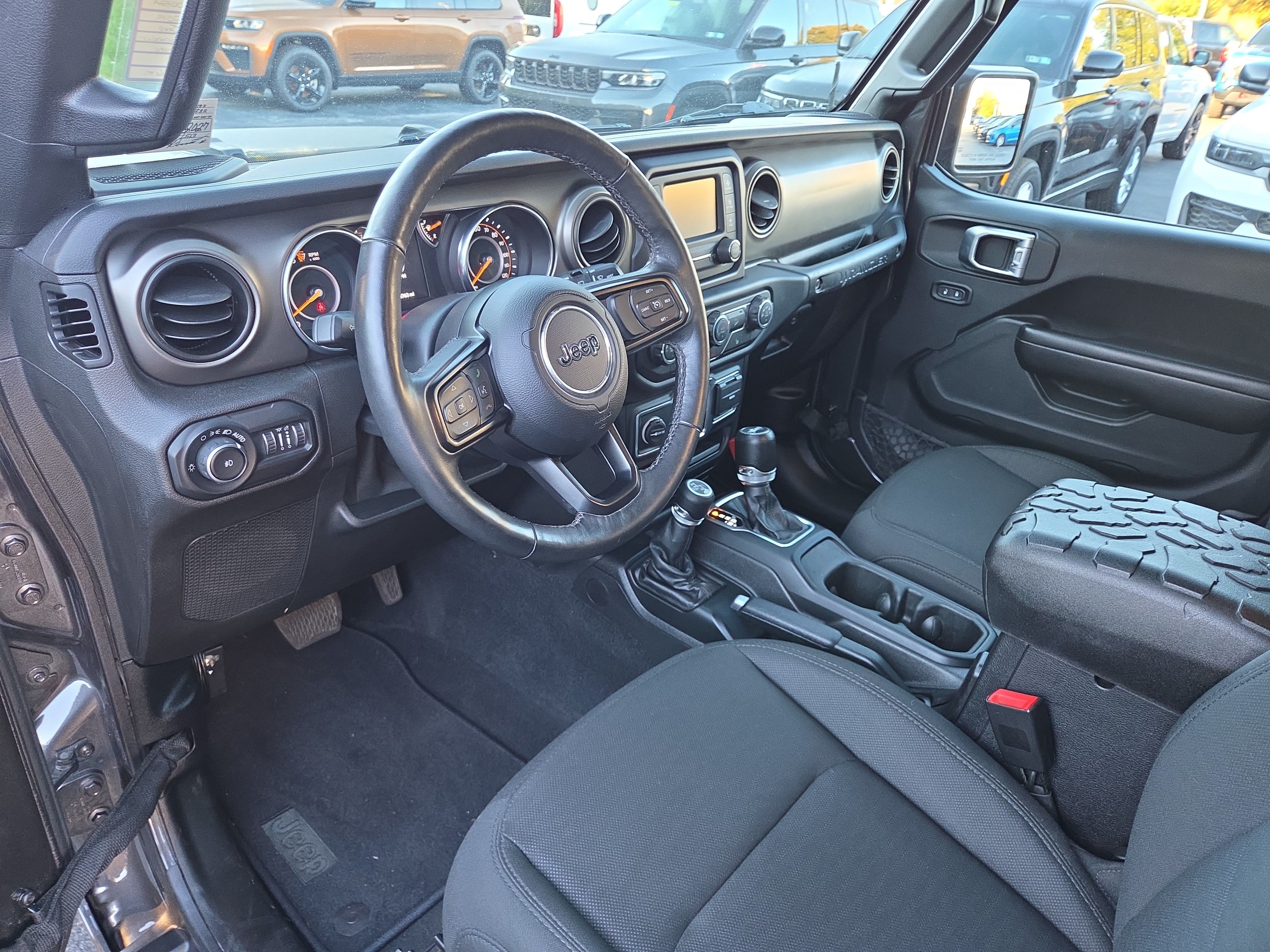 Certified 2019 Jeep Wrangler Sport AWD/4WD image 16