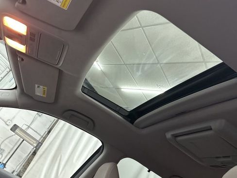 Used 2017 Honda Pilot Touring image 22