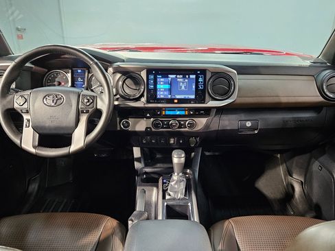 Used 2017 Toyota Tacoma Limited image 10