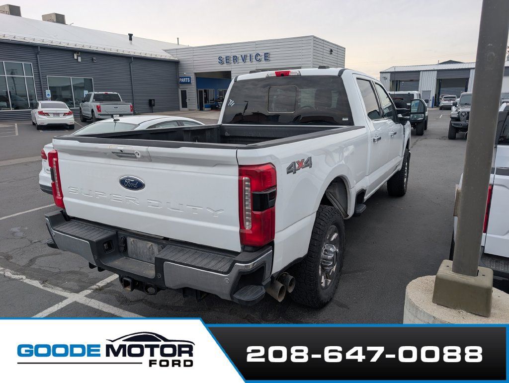 Used 2023 Ford F350 Lariat w/ Lariat Ultimate Package AWD/4WD image 4