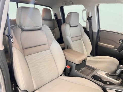 Used 2022 Nissan Frontier SV image 14