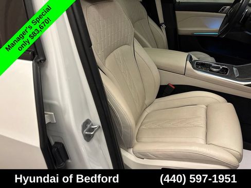 Used 2025 BMW X7 M60i AWD/4WD image 30