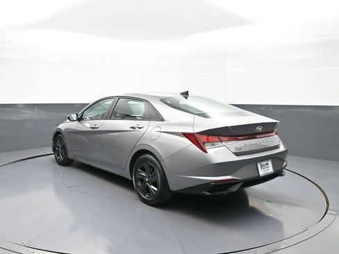 Certified 2023 Hyundai Elantra SEL w/ Preferred Accessory Package FWD image 8