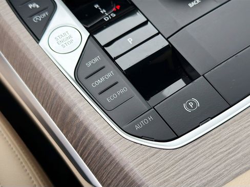 Certified 2025 BMW 330i Sedan image 32