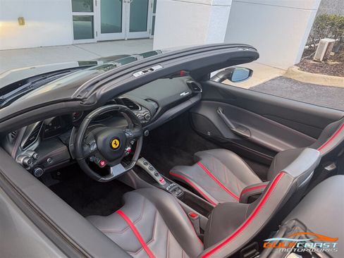 Used 2019 Ferrari 488 Spider RWD image 2