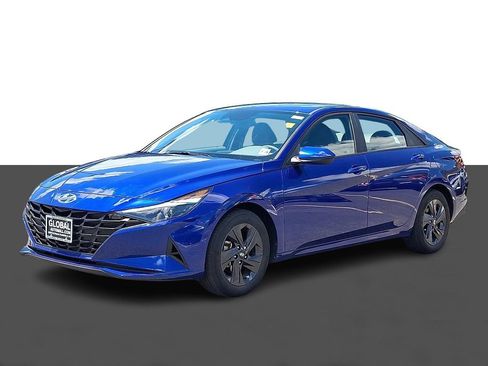 Used 2023 Hyundai Elantra SEL FWD image 3