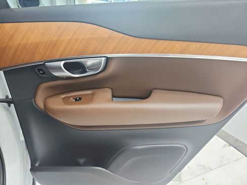 Used 2024 Volvo XC90 B5 Plus w/ Protection Package Premier image 48