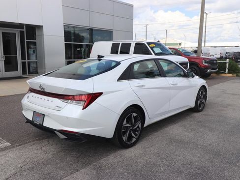 Used 2022 Hyundai Elantra Limited w/ Cargo Package FWD image 13