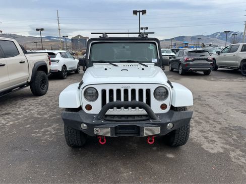 Used 2016 Jeep Wrangler Unlimited Sahara w/ Connectivity Group image 2