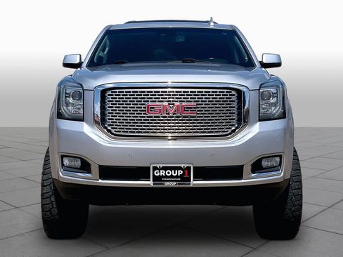 Used 2019 GMC Yukon XL SLT w/ Open Road Package AWD/4WD image 4
