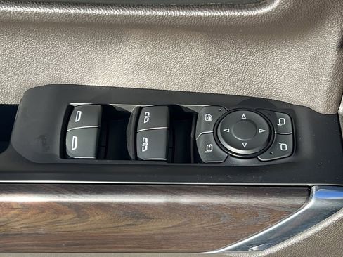 Used 2020 GMC Sierra 1500 SLT w/ SLT Premium Plus Package image 17