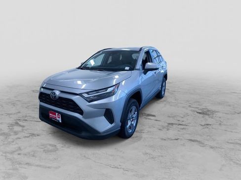 Used 2025 Toyota RAV4 XLE AWD/4WD image 6