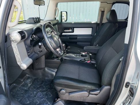 Used 2008 Toyota FJ Cruiser 4WD image 7