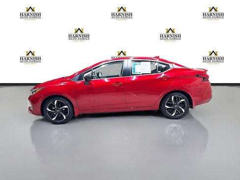 Used 2025 Nissan Versa SR w/ Trunk Package FWD image 10
