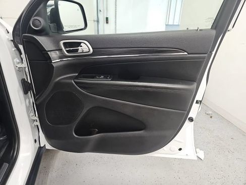 Used 2019 Jeep Grand Cherokee Limited AWD/4WD image 35