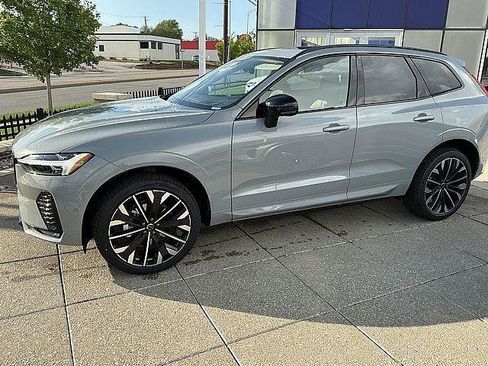 New 2026 Volvo XC60 B5 Ultra w/ Climate Package AWD/4WD image 11