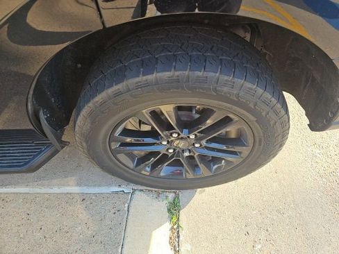 Used 2024 Ford Expedition XLT image 4