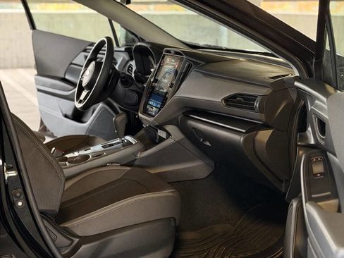 Used 2025 Subaru Crosstrek 2.5i Premium w/ Convenience Package #2 image 10