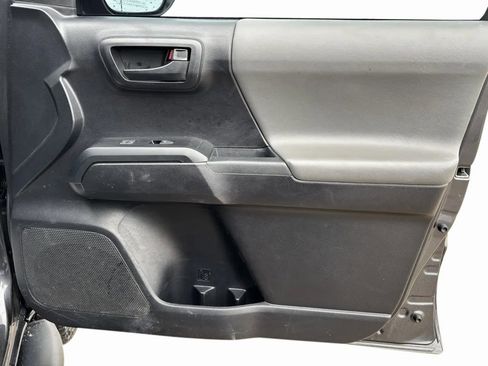 Used 2020 Toyota Tacoma SR image 28