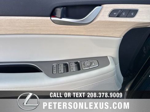 Used 2025 Hyundai Palisade Limited AWD/4WD image 25