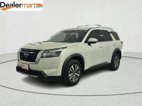 Used 2023 Nissan Pathfinder SL FWD image 1