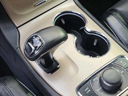 Used 2015 Jeep Grand Cherokee Summit image 12