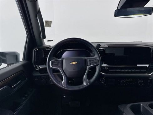Used 2025 Chevrolet Silverado 2500 LT w/ Convenience Package image 23