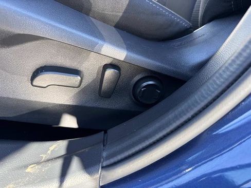 Used 2022 Subaru Outback Premium image 30