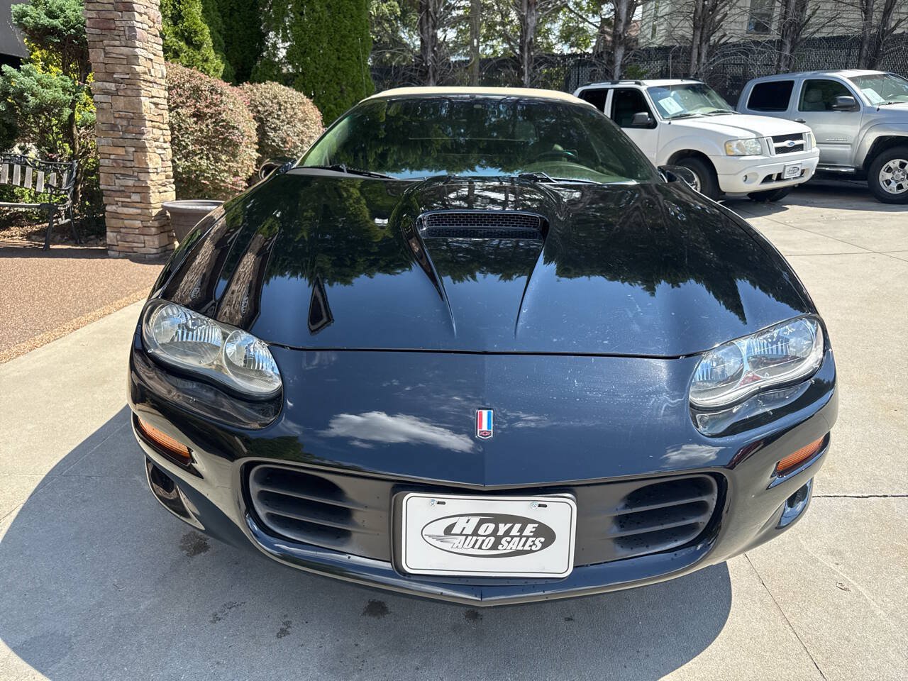 Used 2002 Chevrolet Camaro Z28 w/ SS Performance/Appearance Pkg RWD image 10