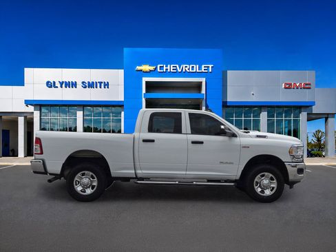Used 2022 RAM 2500 Tradesman w/ Chrome Appearance Group AWD/4WD image 6