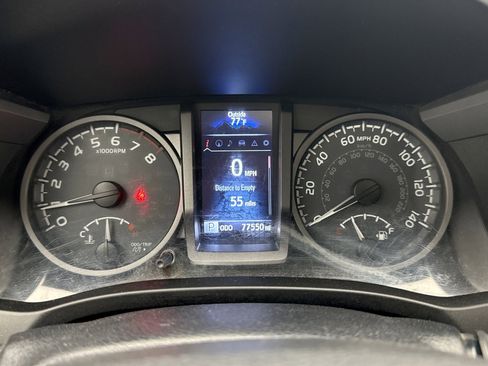 Used 2018 Toyota Tacoma TRD Off-Road AWD/4WD image 13