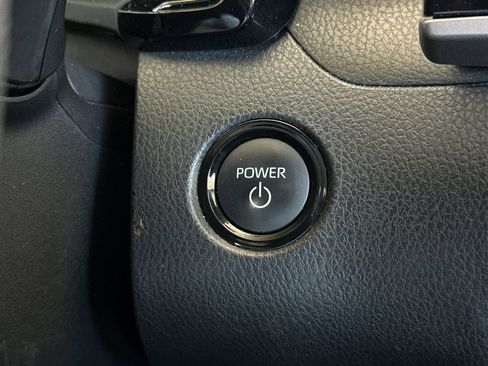 Used 2025 Toyota Camry LE image 19