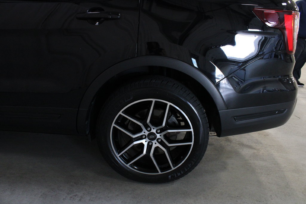 Used 2019 Ford Explorer Sport w/ Equipment Group 401A AWD/4WD image 31