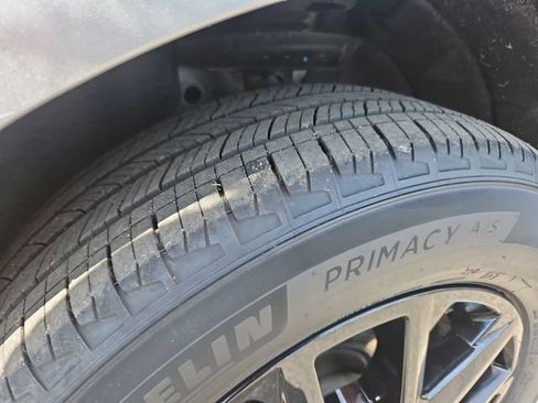 Used 2024 Chevrolet Equinox LT FWD image 27