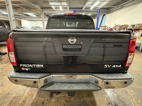 Used 2016 Nissan Frontier SV image 4