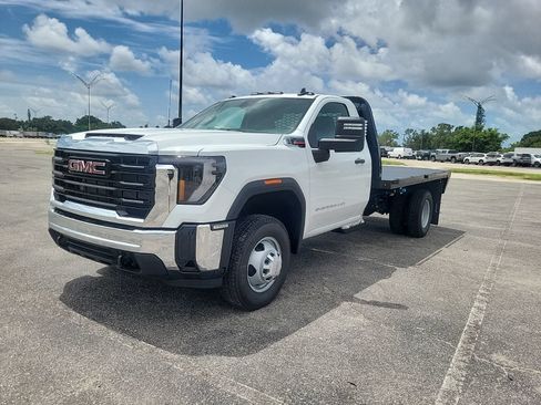 New 2025 GMC Sierra 3500 Pro w/ Convenience Package AWD/4WD image 2