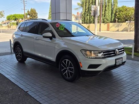 Used 2021 Volkswagen Tiguan SE FWD image 3