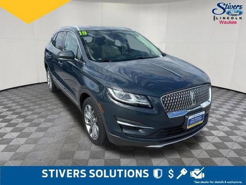 Used 2019 Lincoln MKC Select w/ Select Plus Package AWD/4WD image 3