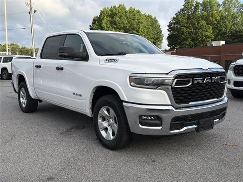 Used 2025 RAM 1500 Big Horn AWD/4WD image 4
