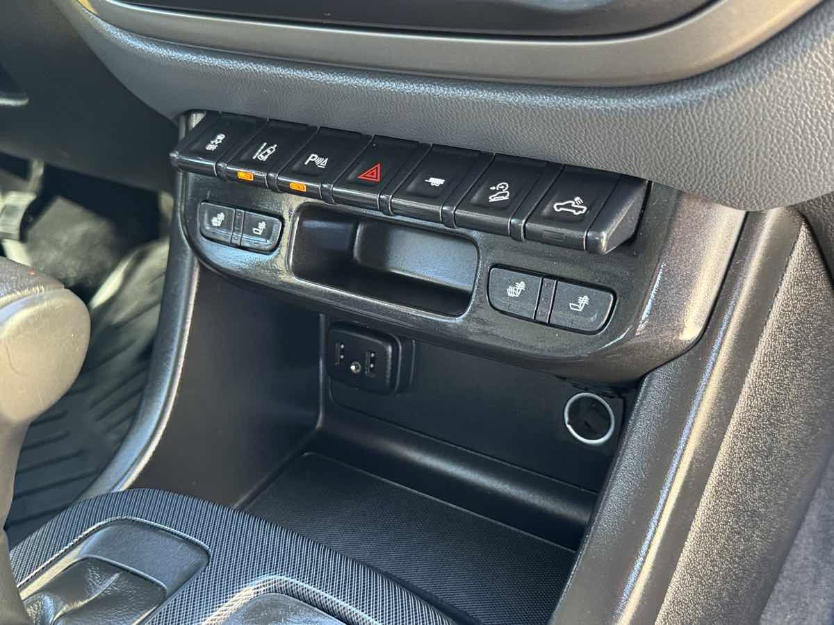 Used 2021 Chevrolet Colorado Z71 w/ Safety Package AWD/4WD image 18