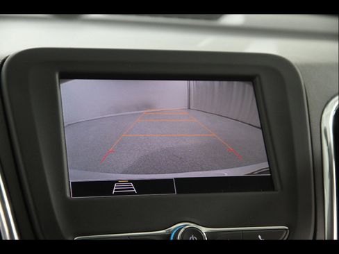 Used 2023 Chevrolet Equinox LS image 12