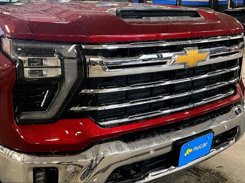 Used 2025 Chevrolet Silverado 2500 LTZ w/ LTZ Premium Package image 33