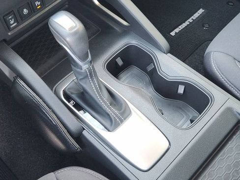 Used 2024 Nissan Frontier SV w/ SV Convenience Package image 16