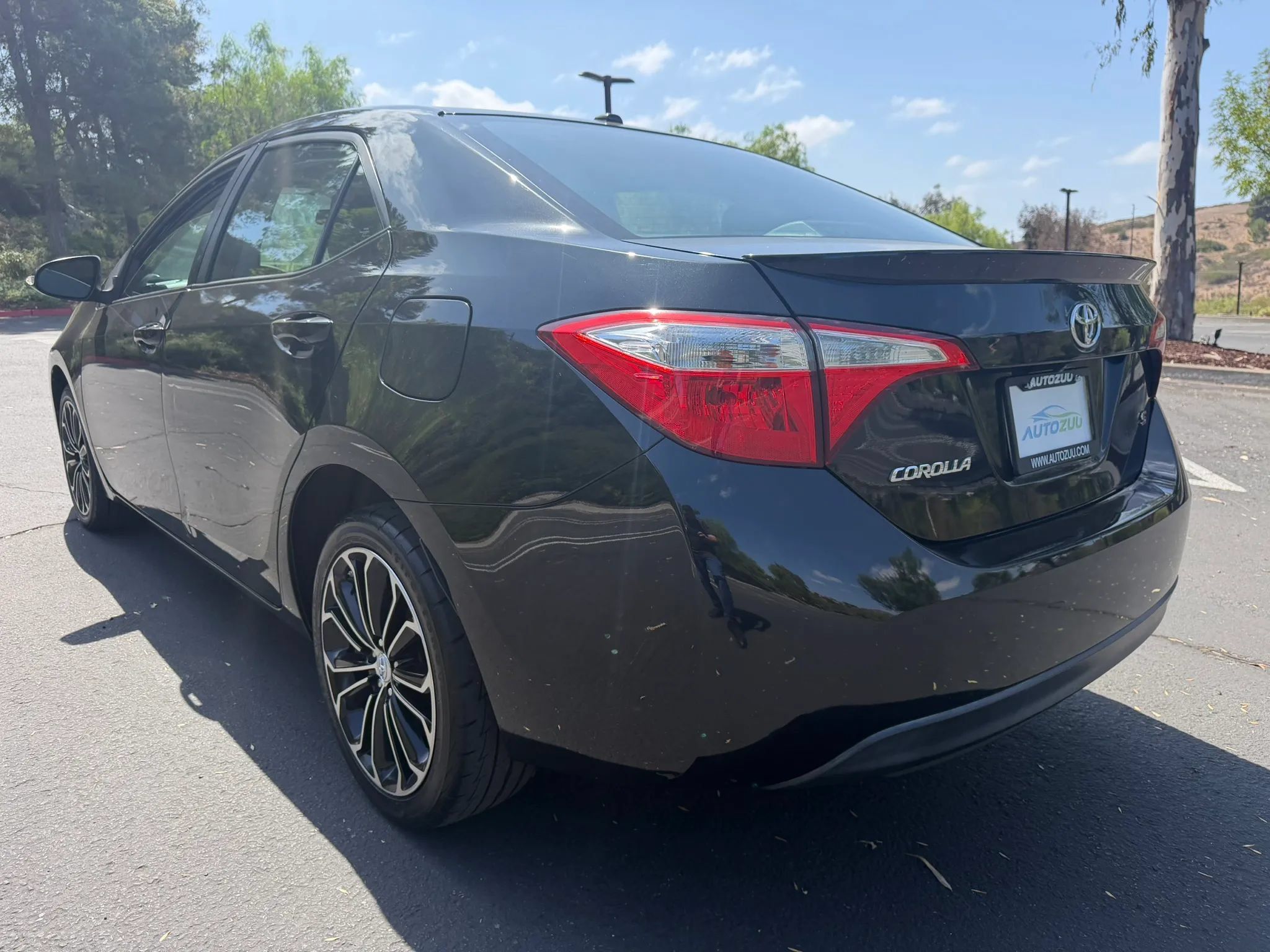 Used 2016 Toyota Corolla S Premium FWD image 3