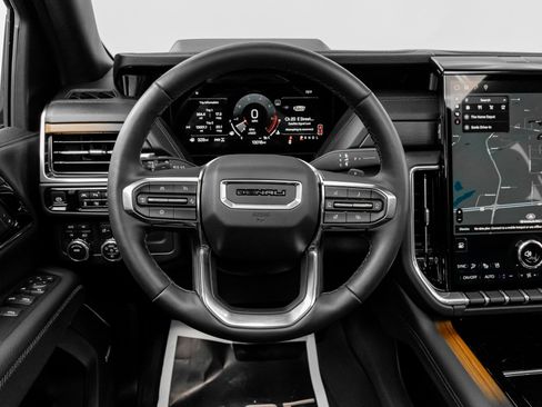 Used 2025 GMC Yukon Denali w/ Sun & Power Step Package image 44