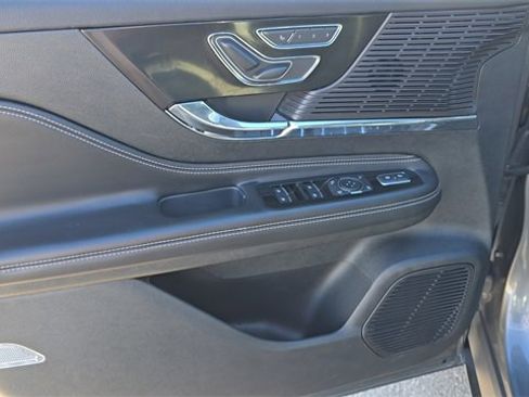 Used 2022 Lincoln Corsair FWD w/ Premium Package image 10