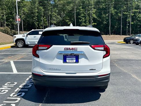 New 2024 GMC Terrain SLE w/ Driver Convenience Package image 15