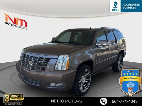 Used 2014 Cadillac Escalade Premium RWD image 1