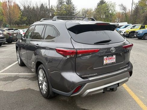 Used 2022 Toyota Highlander Platinum AWD/4WD image 5