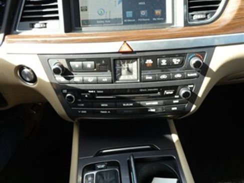 Used 2015 Hyundai Genesis 3.8 w/ Option Group 03 image 30